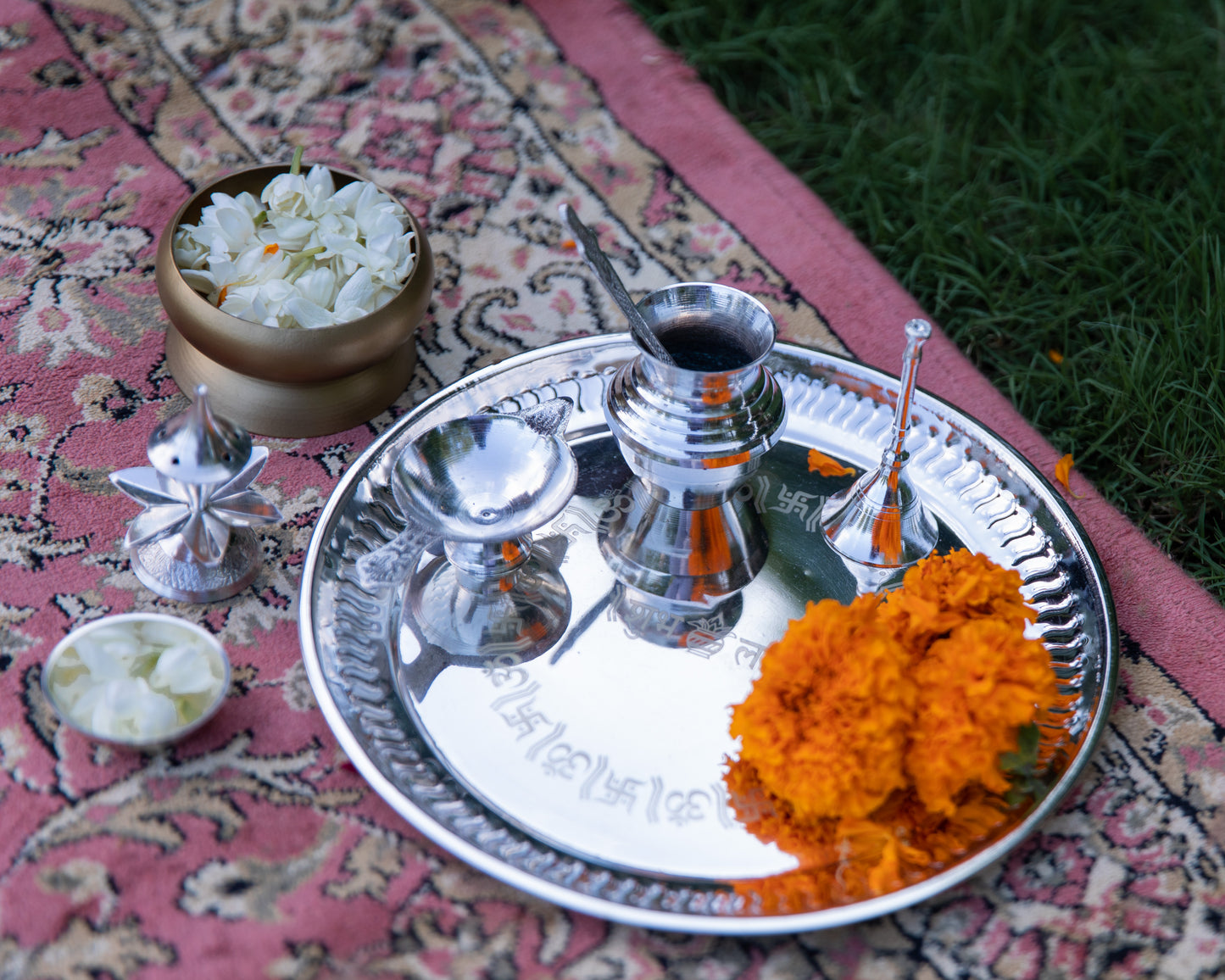 Our Silver Plated Thali features a delicate and intricate design engraved on its surface showcase the rich heritage of Indian craftsmanship.