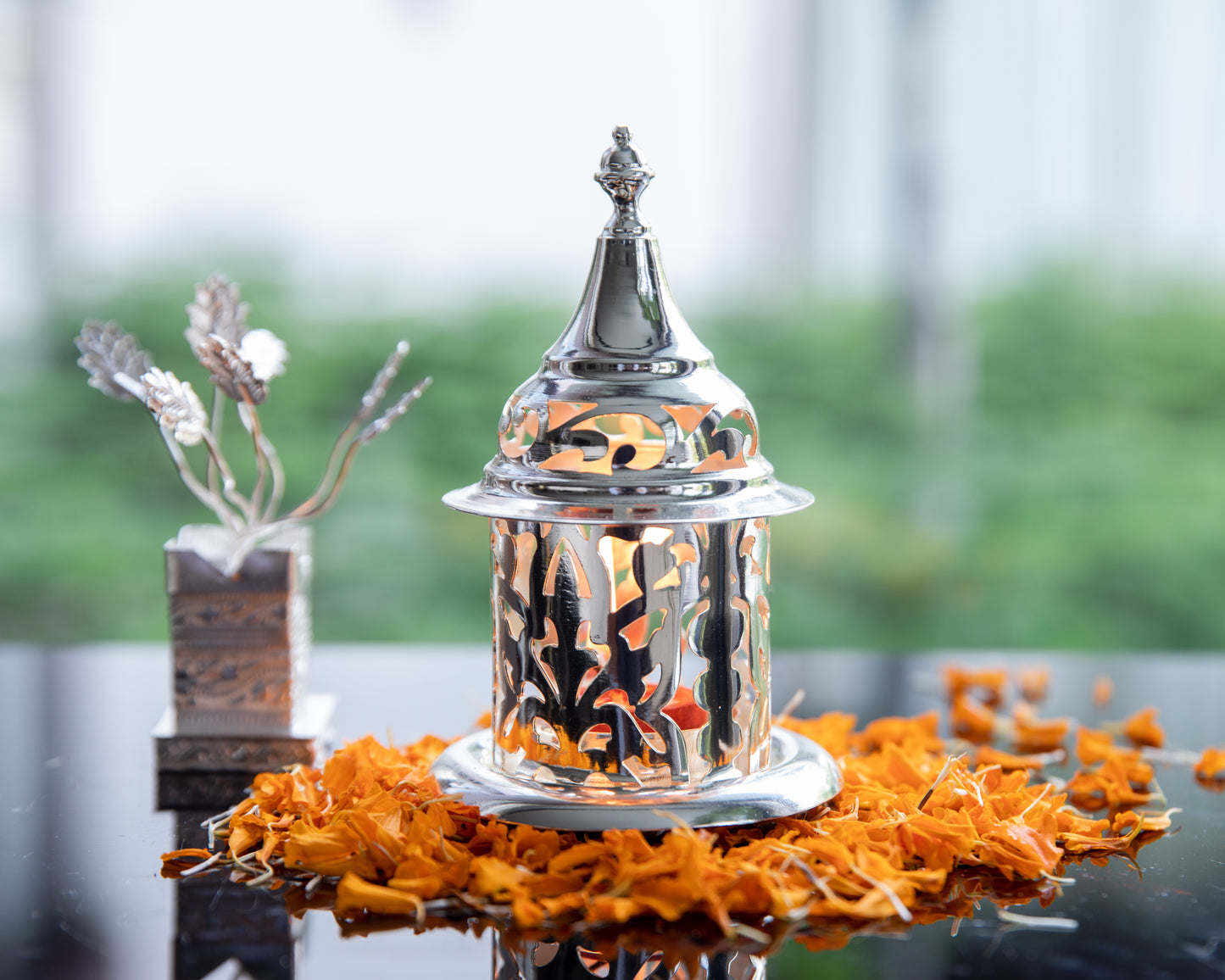 Akhand Diya with Jaali design, characterised by intricate patterns