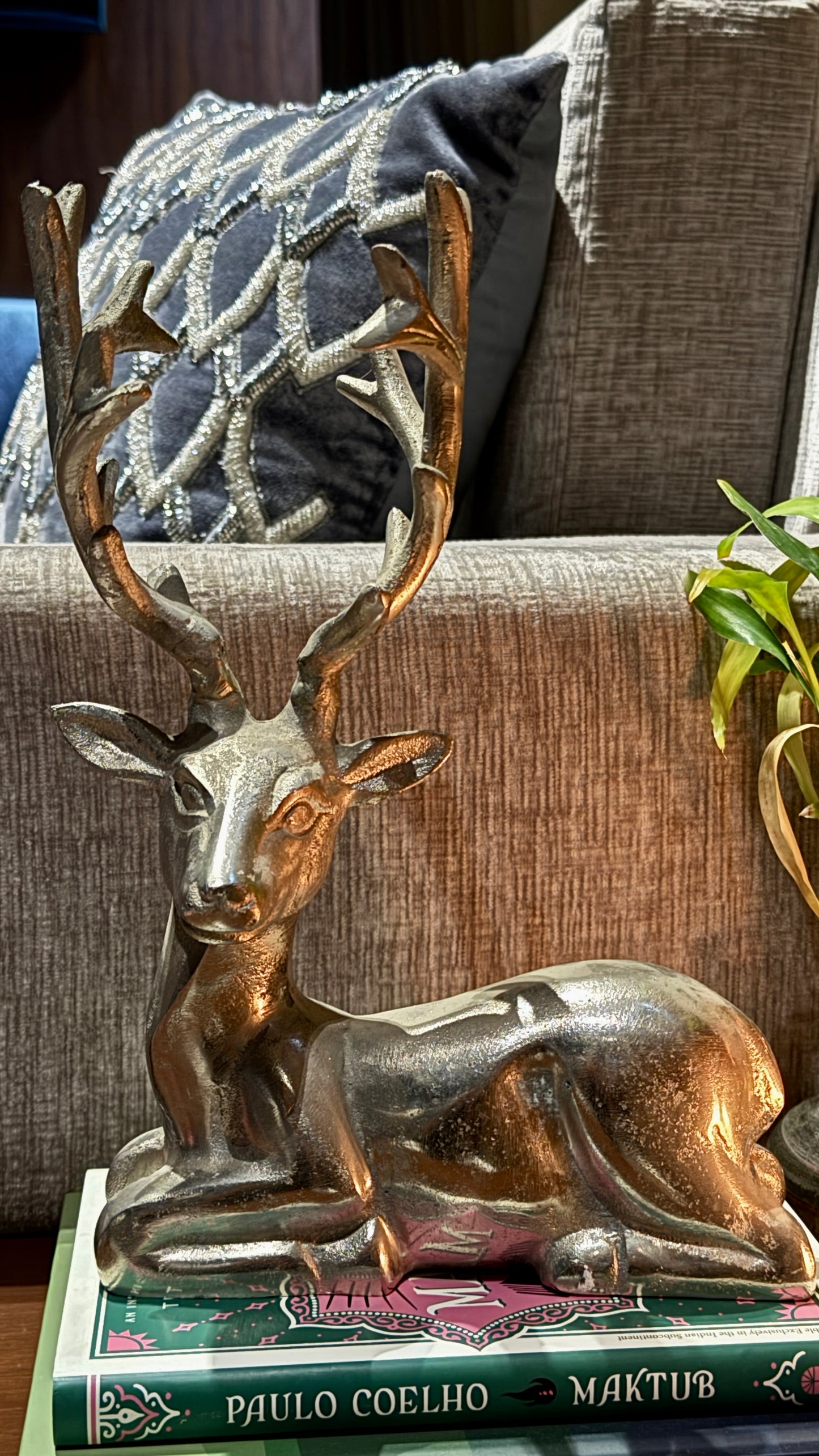 Designed in a sitting posture with intricate detailing and a lustrous silver finish, this sculpture is a tribute to the calm strength of the wild.