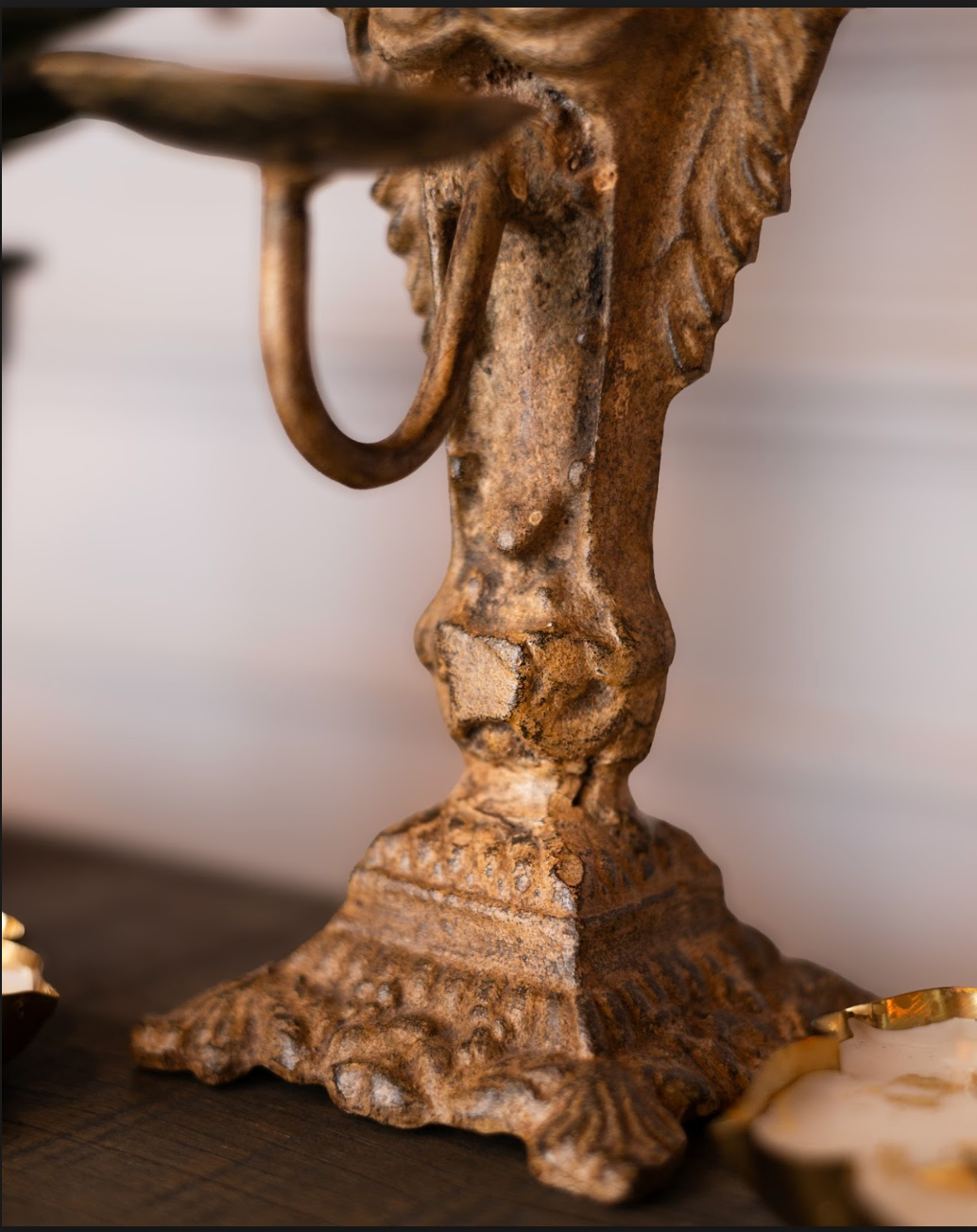 Handcrafted with premium metal with a vintage patina, it serves as both décor and statement, bringing an old-world charm to any space.