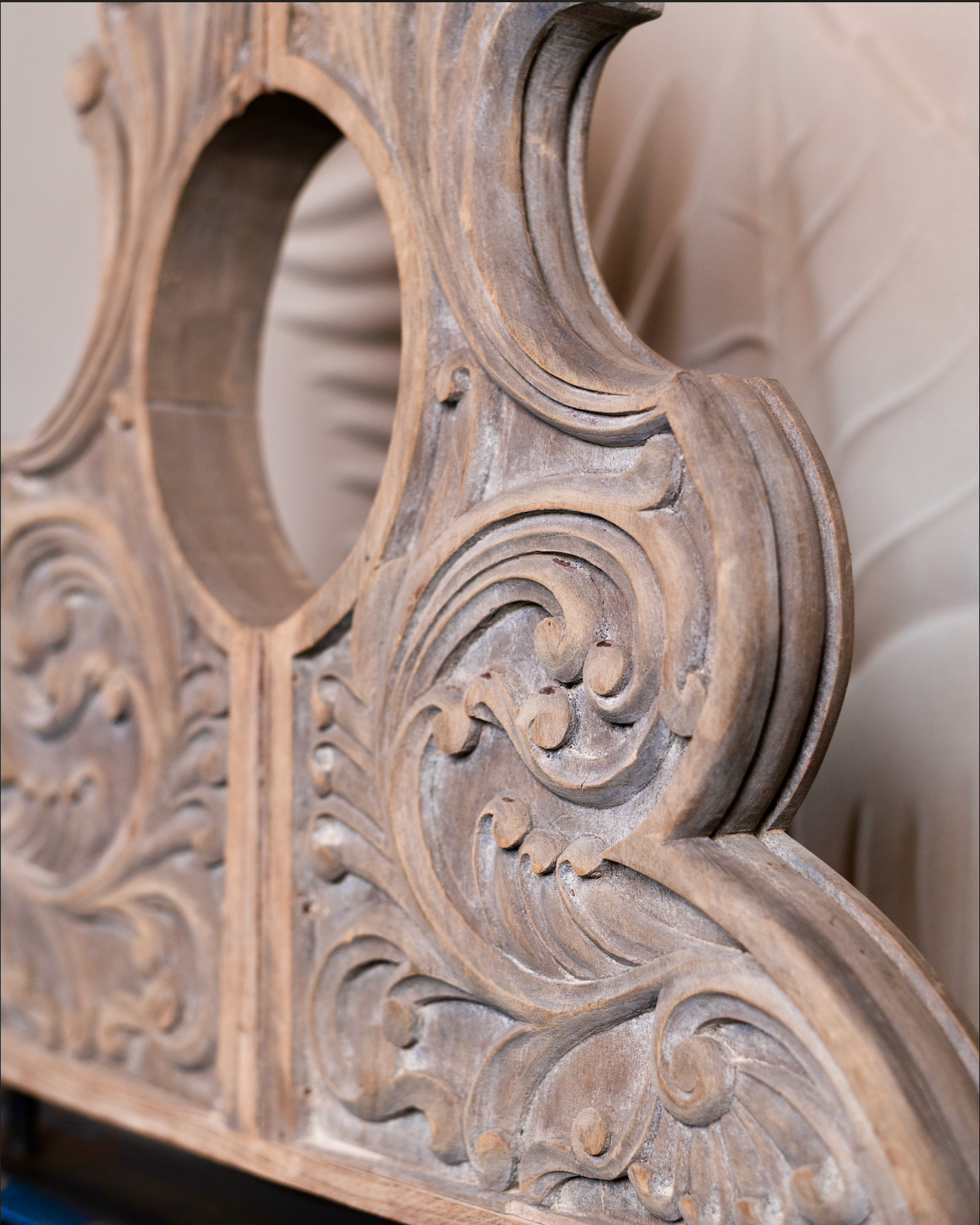 Hand-carved from reclaimed wood, its intricate swirling patterns echo the grandeur of temple and haveli architecture. Traces of blue-green (teal) pigment, derived from plant-based colour.