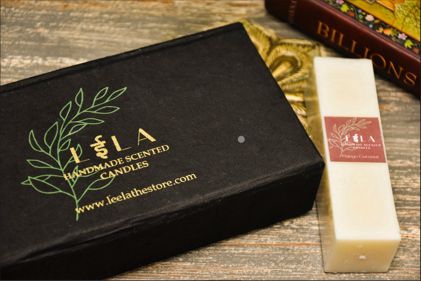A Pair of two scented candles, with any fragrances of your choice, handmade and made of soy wax. 100% organic.