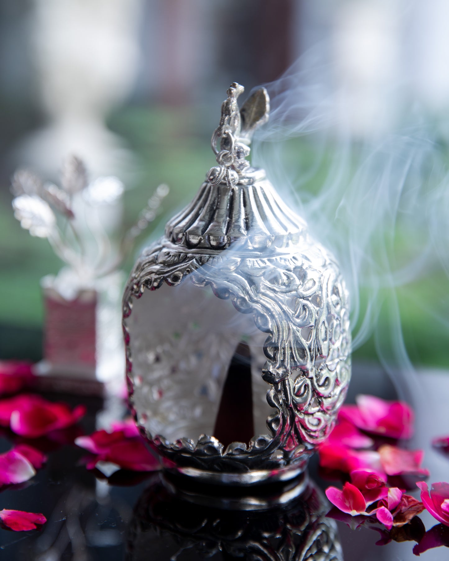 Coated with high-quality silver, this dhoop dhani radiates a lustrous and timeless glow.