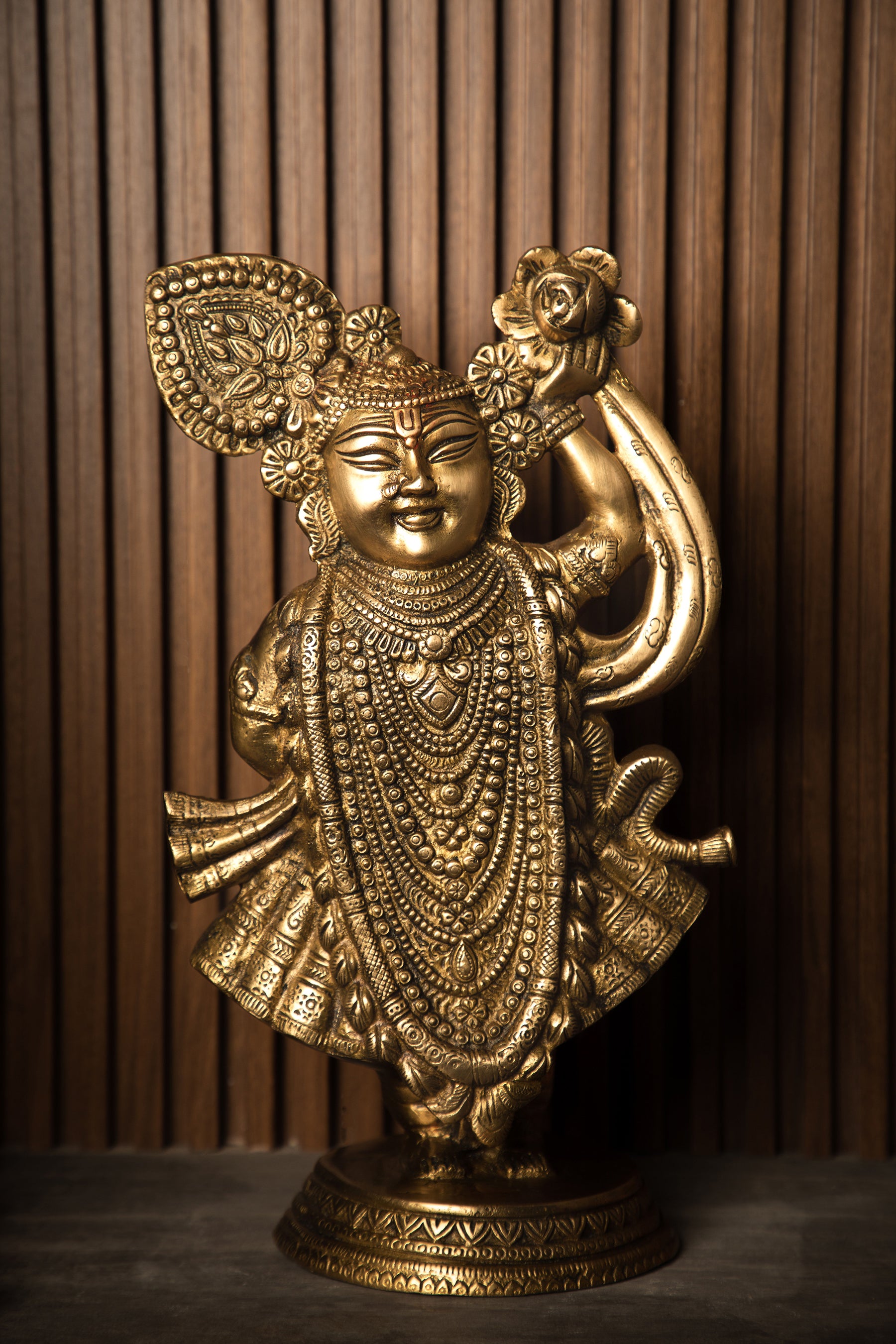 Our Brass Shreenath Ji Statue captures His serene and compassionate form, making it a source of divine grace and inspiration.