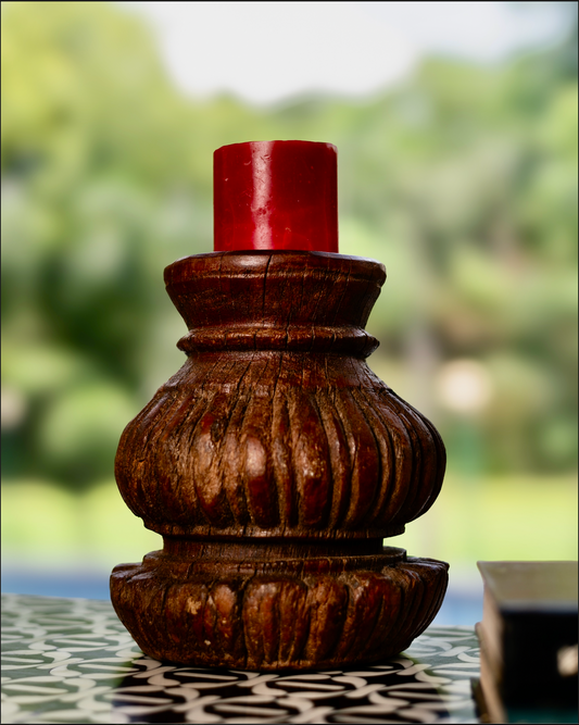 The Prakāsha brings timeless craftsmanship into your home. Hand-carved from solid wood, this versatile candle stands celebrate simplicity and form — with classic ridged carving. 