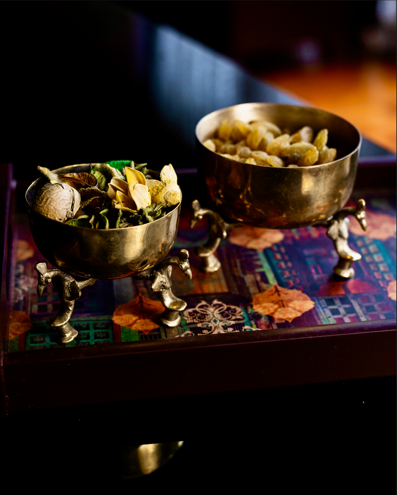 The Hamsa Pātra Brass Bowls are a testament to playful elegance and timeless craft. Handcrafted in pure brass, each bowl rests delicately on sculpted bird-leg bases — making them as artistic as they are functional.