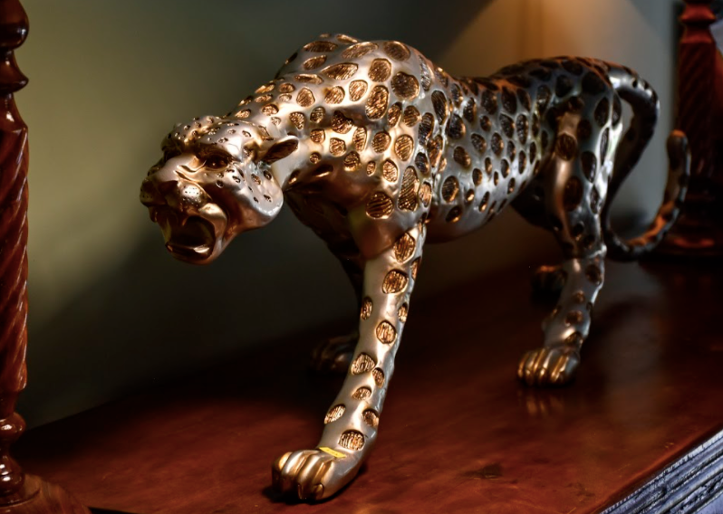 Leopard Showpiece
