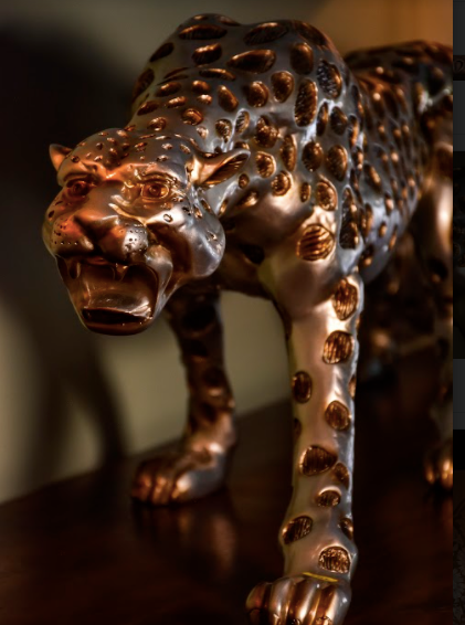 Leopard Showpiece