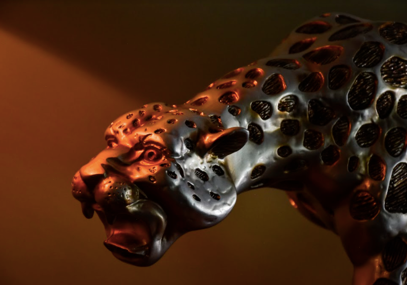 Leopard Showpiece