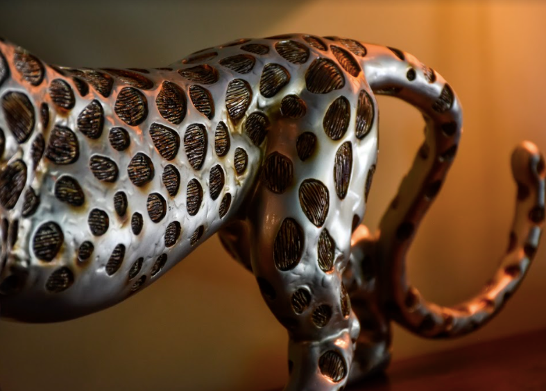 Leopard Showpiece