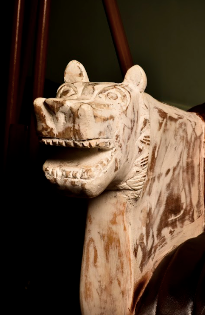 Roar Regal Chair