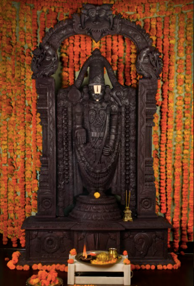 A replica of Lord Tirupati Balaji’s idol in Tirumala, this masterpiece is hand carved using a single piece of the exquisite Sheesham wood.