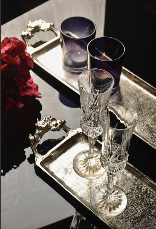 Made with Metal in a silver finish, these trays are available in Large & Medium Sizes. 
